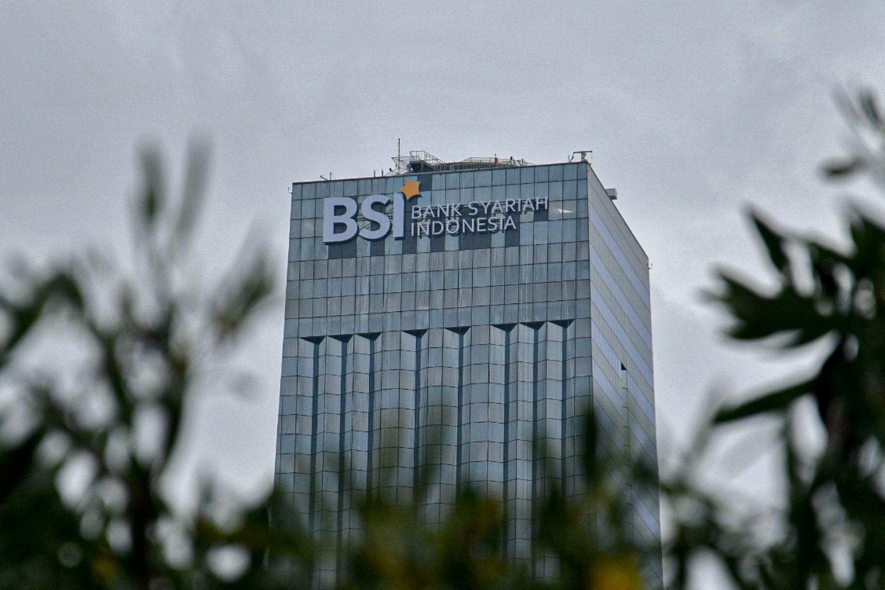 BSI : Bank Terbesar yang Melayani dengan Prinsip Hukum Syariah